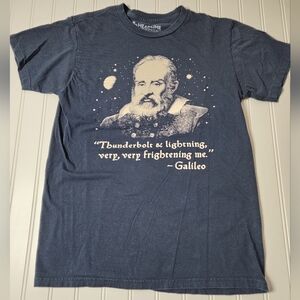 Thunder bolts and lightning graphic tee size small